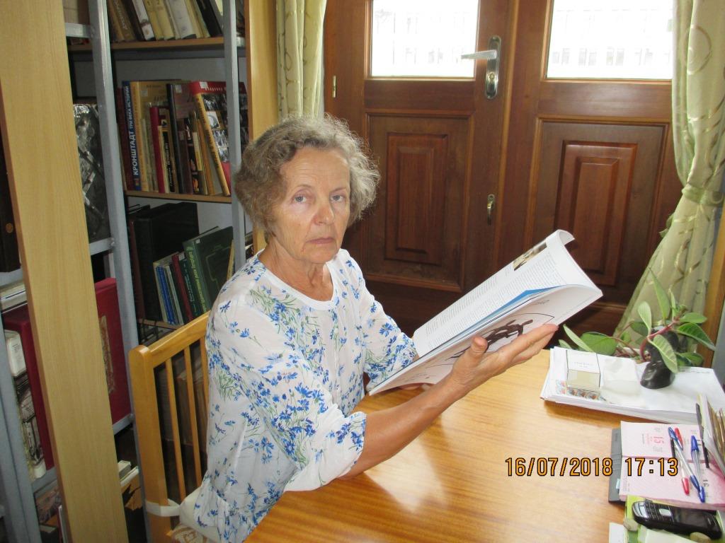Гугнина Валентина Петровна библиотекарь.JPG